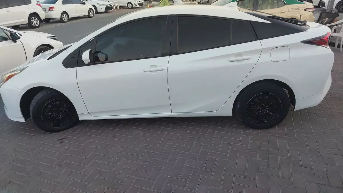 Toyota Prius Iconic 2017 GCC Specs-11-11