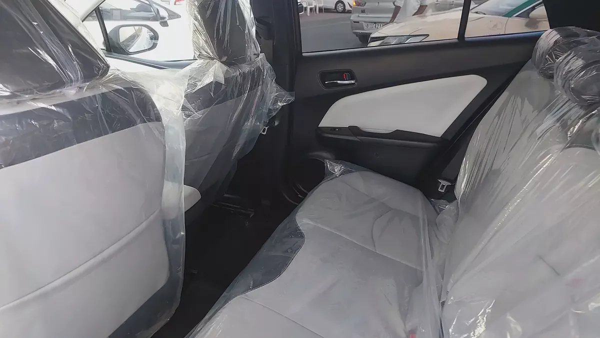 Toyota Prius Iconic 2017 GCC Specs-16-16