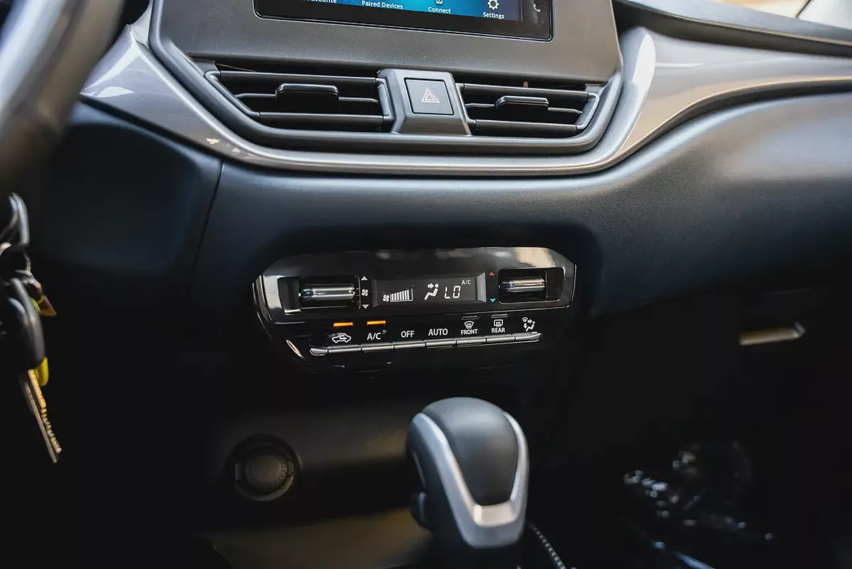 Suzuki Baleno GL 2026 Brand New GCC 1.5L 4 Cylinders 0kms-4-4