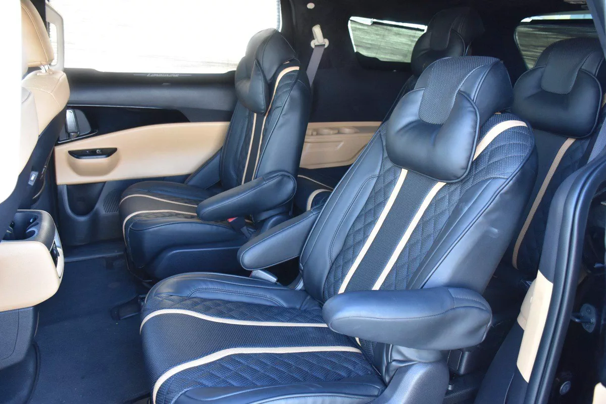 KIA CARNIVAL 7 SEATS 2023 | BLACK-8-8