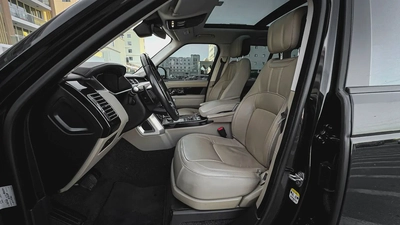 2018 | GCC Range Rover Vogue V6 HSE | Black | Low Mileage | Full service history-6