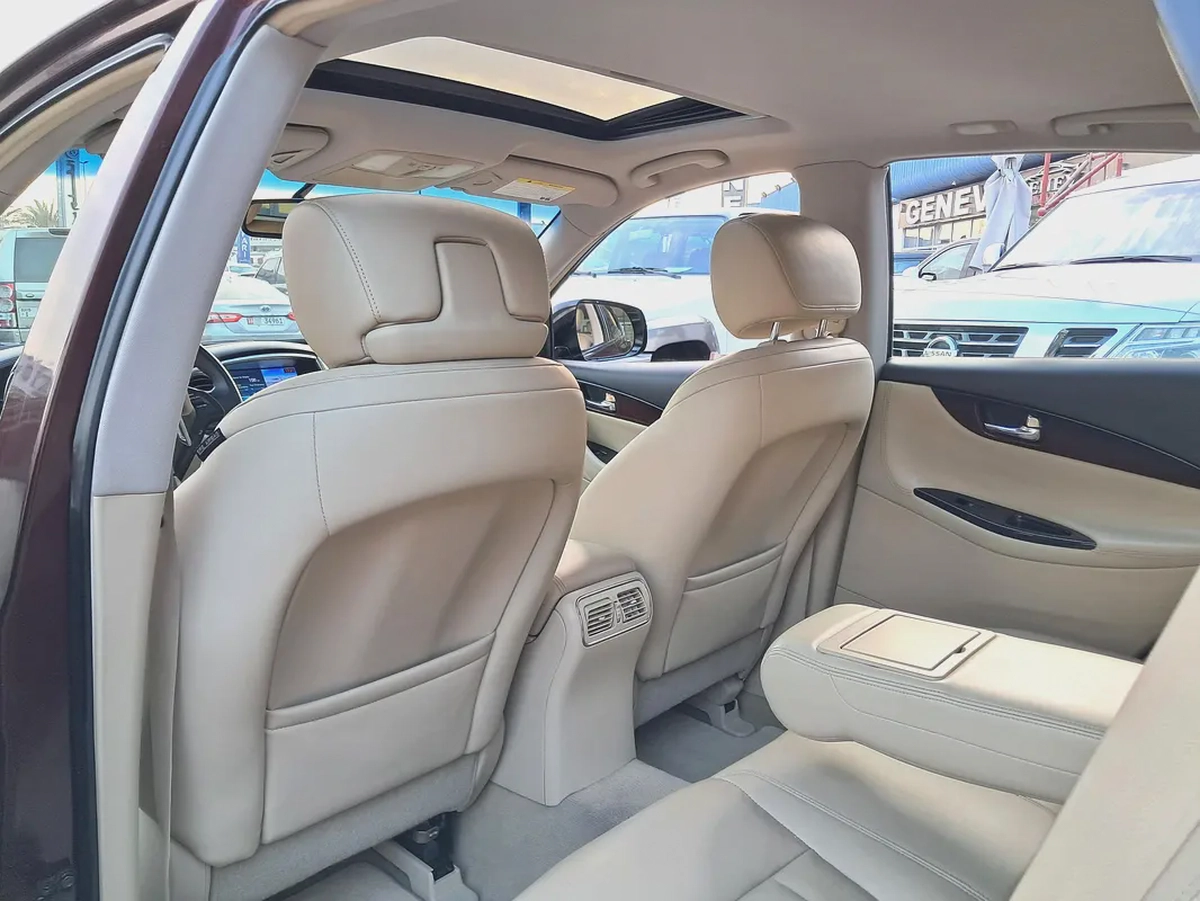 Infinite QX 50 Luxury (GCC) full options accident free single owner very well maintained-10-10