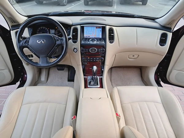 Infinite QX 50 Luxury (GCC) full options accident free single owner very well maintained