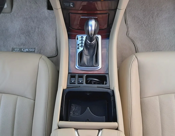 Infinite QX 50 Luxury (GCC) full options accident free single owner very well maintained