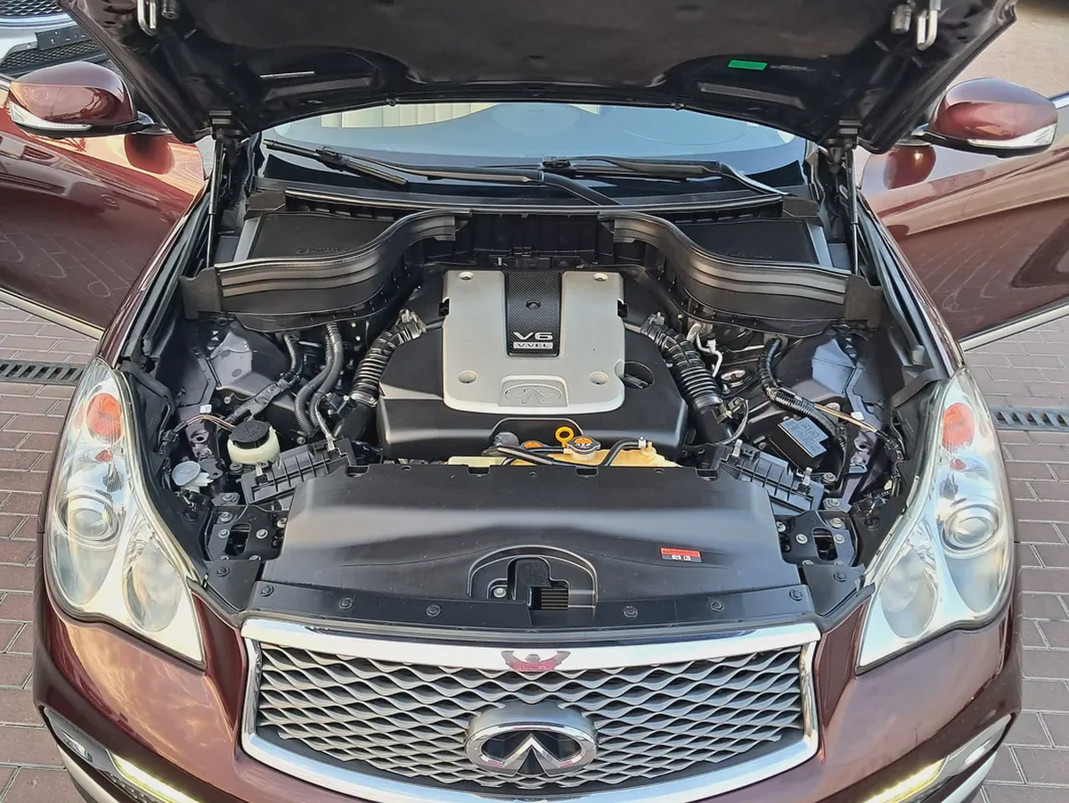 Infinite QX 50 Luxury (GCC) full options accident free single owner very well maintained-17-17