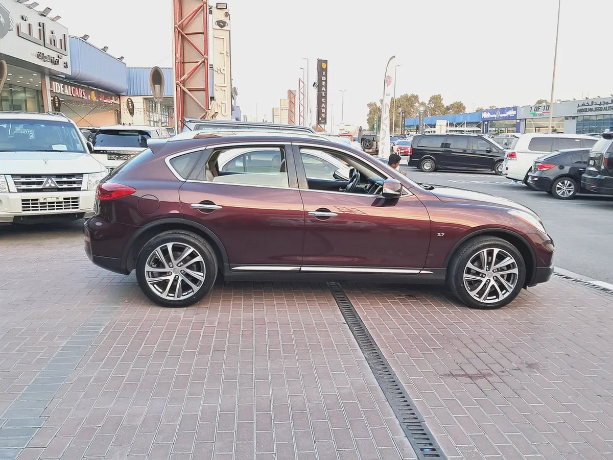Infinite QX 50 Luxury (GCC) full options accident free single owner very well maintained-19-19