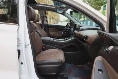 SANTA FE 2.5L ( COMFORT PLUS ) - GCC SPECS - UNDER WARRANTY UNTIL OCT 2028 - ACCIDENT FREE --16