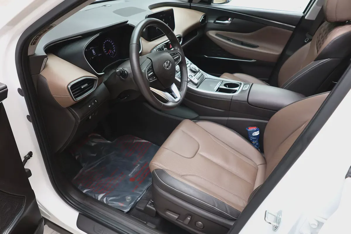 SANTA FE 2.5L ( COMFORT PLUS ) - GCC SPECS - UNDER WARRANTY UNTIL OCT 2028 - ACCIDENT FREE --11-11
