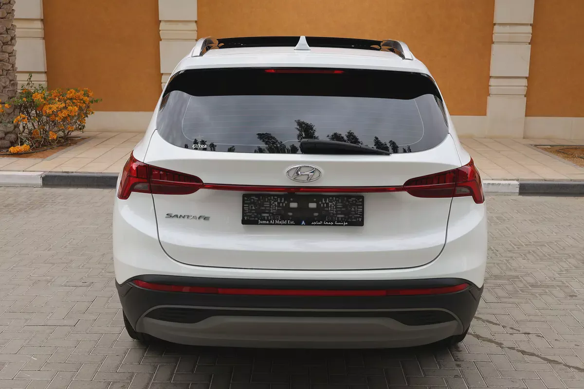 SANTA FE 2.5L ( COMFORT PLUS ) - GCC SPECS - UNDER WARRANTY UNTIL OCT 2028 - ACCIDENT FREE --7-7