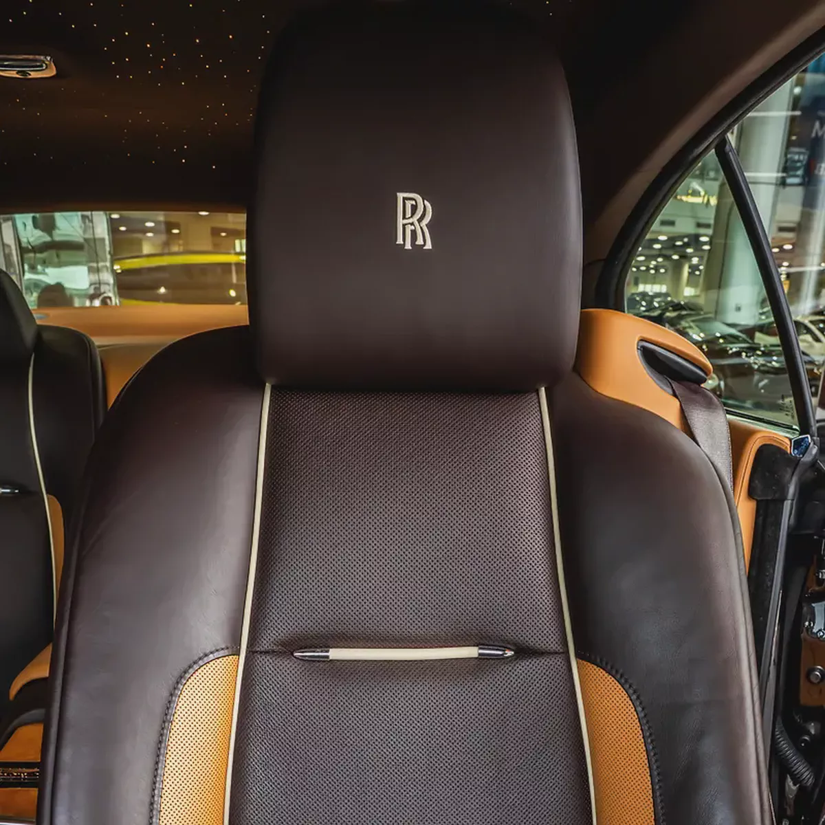2017 | ROLLS ROYCE WRAITH  |  3 BUTTONS | STAR LIGHT | 45,000KM  | GCC-14-14