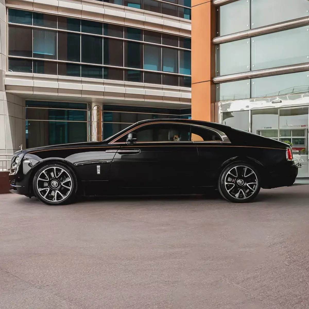 2017 | ROLLS ROYCE WRAITH  |  3 BUTTONS | STAR LIGHT | 45,000KM  | GCC-4-4