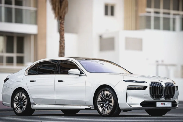 2024 | BMW 740i White GCC | Service Warranty from AGMC