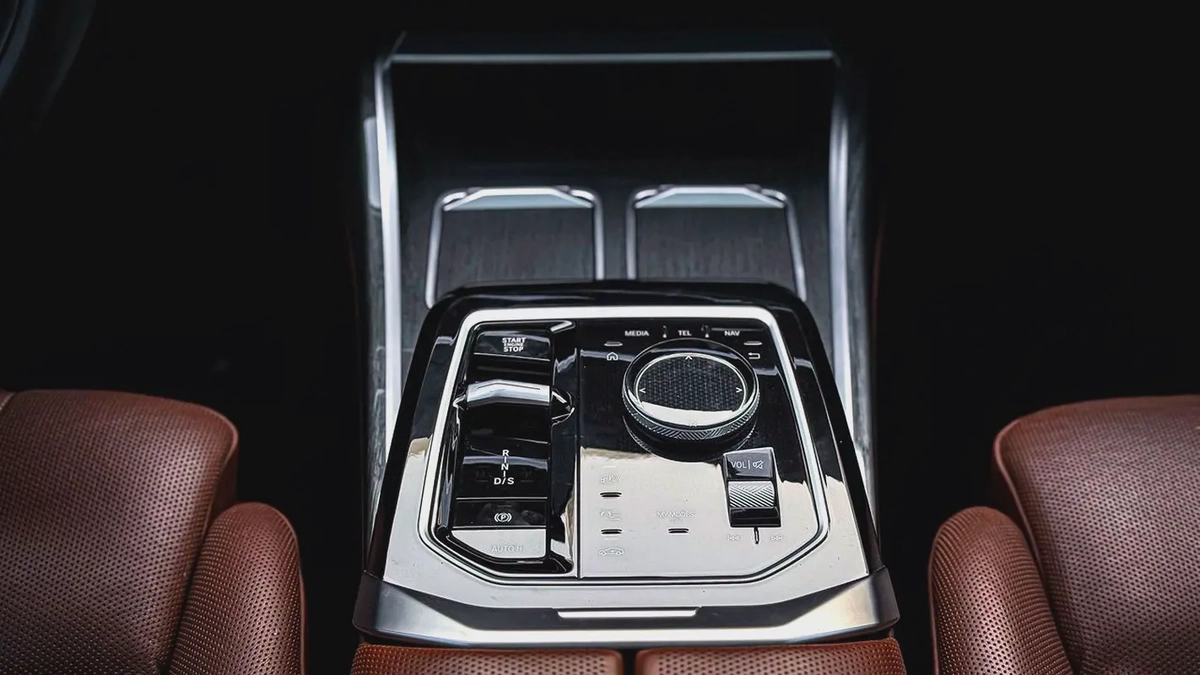 2024 | BMW 740i White GCC | Service Warranty from AGMC-12-12
