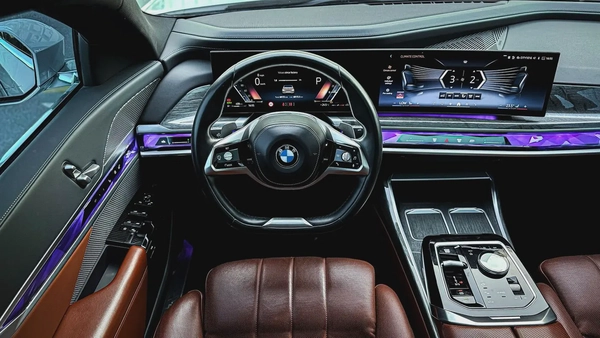 2024 | BMW 740i White GCC | Service Warranty from AGMC