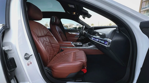 2024 | BMW 740i White GCC | Service Warranty from AGMC