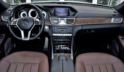 Mercedes Benz E500 ( 2016 Model ) in White Color GCC Specs-8