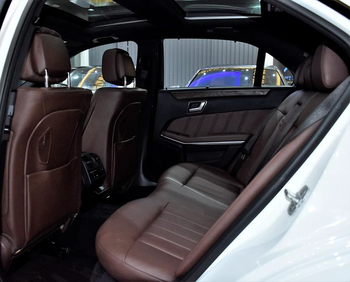 Mercedes Benz E500 ( 2016 Model ) in White Color GCC Specs