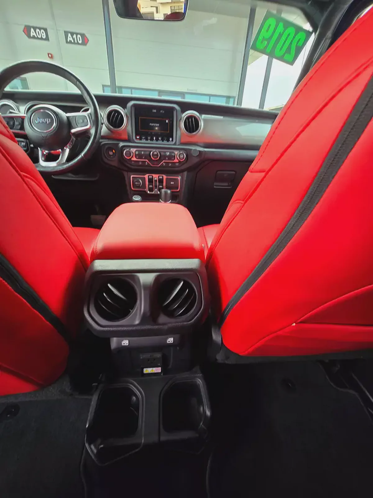 Jeep Wrangler Sahara 2019 - American Specs - GCC-13-13