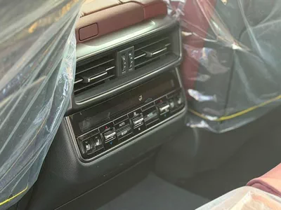 Lexus LX600 SIGNATURE Lexus lx600 3.5L Turbo sport  Model 2026  Oman spec  White - red-15