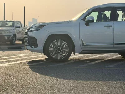 Lexus LX600 SIGNATURE Lexus lx600 3.5L Turbo sport  Model 2026  Oman spec  White - red-16