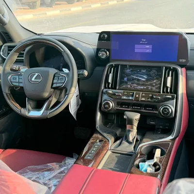 Lexus LX600 SIGNATURE Lexus lx600 3.5L Turbo sport  Model 2026  Oman spec  White - red-4