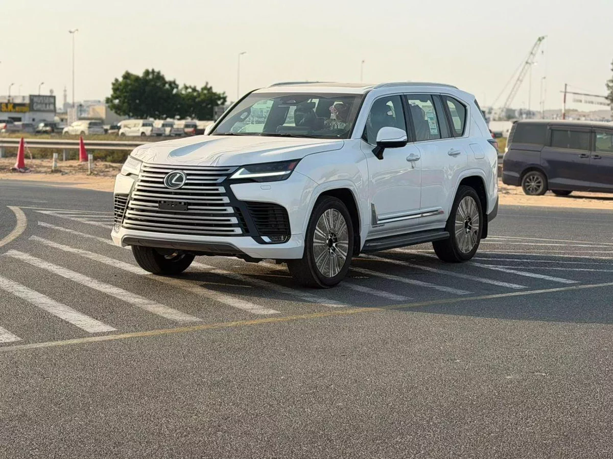 Lexus LX600 SIGNATURE Lexus lx600 3.5L Turbo sport  Model 2026  Oman spec  White - red-2-0