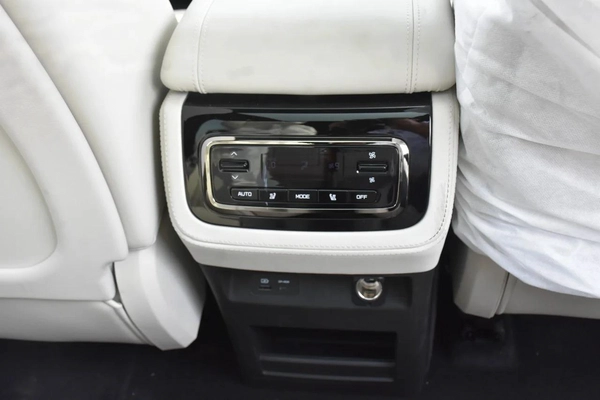 ROX 01 VIP SEATS WHITE INT 2025 | WHITE
