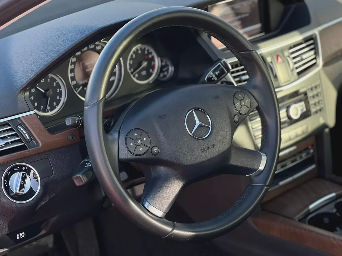 Mercedes-Benz E 300, 2013, Korean Specs Ref#993-18-18