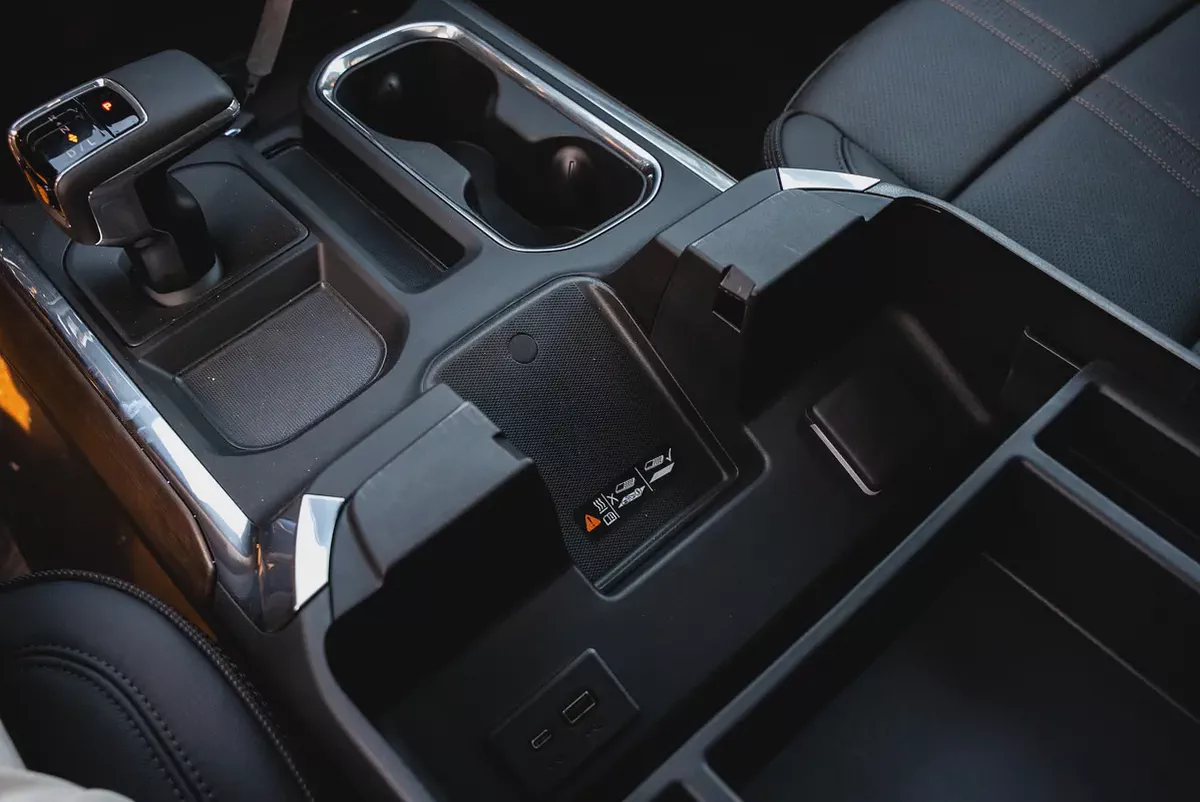 Chevrolet Silverado High Country 2026 Midnight package Brand New 3.0L Turbo Diesel V6-15-15