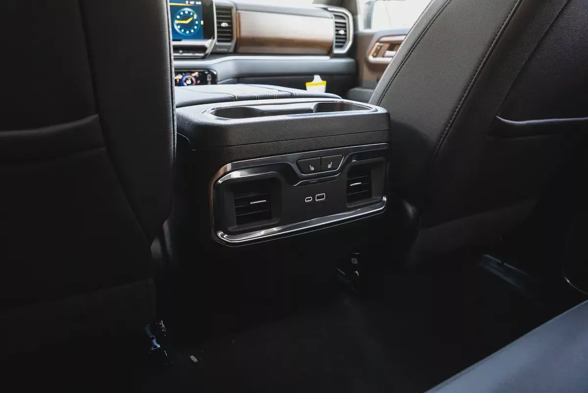 Chevrolet Silverado High Country 2026 Midnight package Brand New 3.0L Turbo Diesel V6-17-17