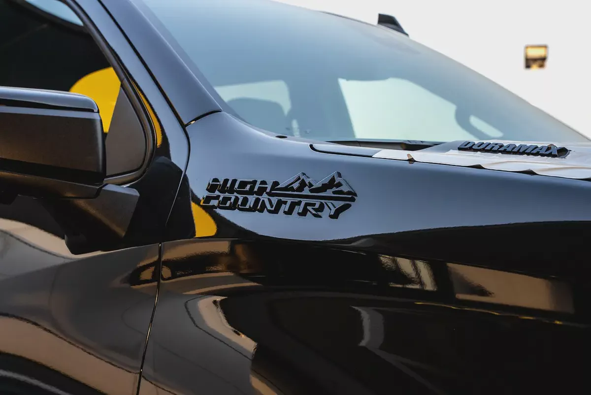 Chevrolet Silverado High Country 2026 Midnight package Brand New 3.0L Turbo Diesel V6-1-1