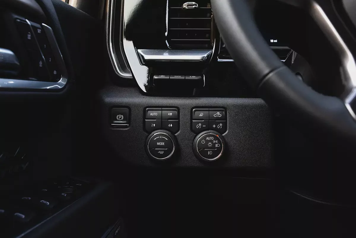 Chevrolet Silverado High Country 2026 Midnight package Brand New 3.0L Turbo Diesel V6-5-5