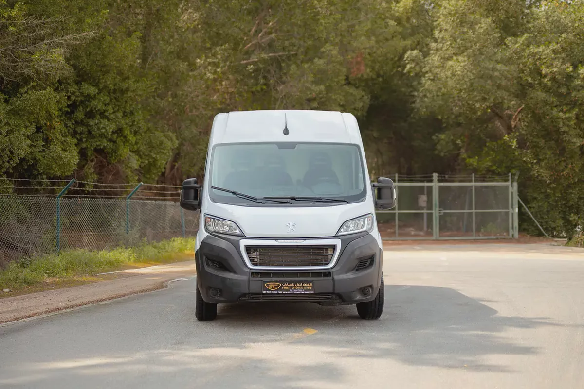 Peugeot Boxer Delivery Van | GCC Specs | Ref#P02696-3-3