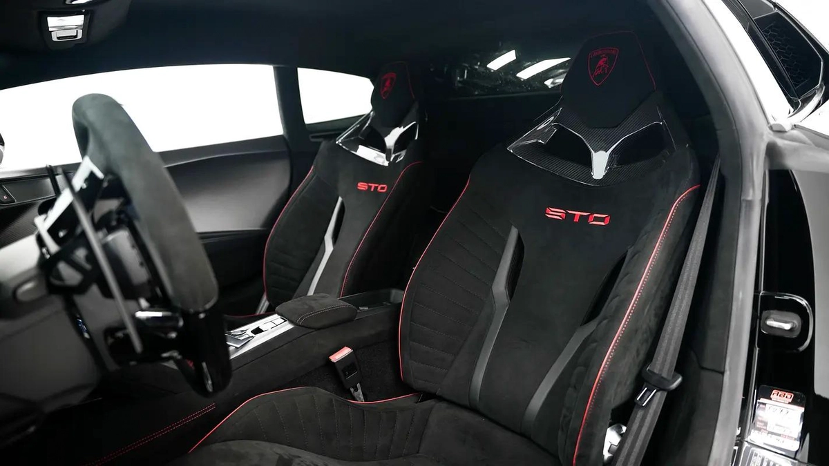 2021 LAMBORGHINI HURACAN STO-6-6