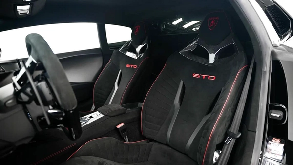 2021 LAMBORGHINI HURACAN STO
