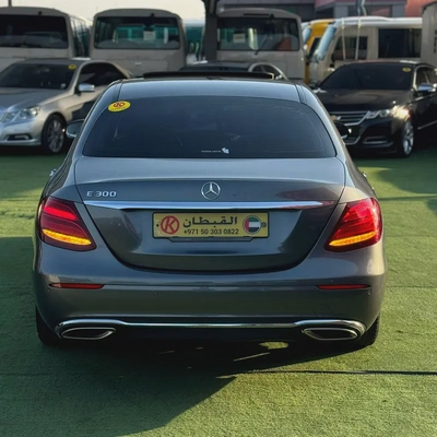 2017 Mercedes-Benz E-Class E 200 | Korean Specs | Immaculate Condition-3