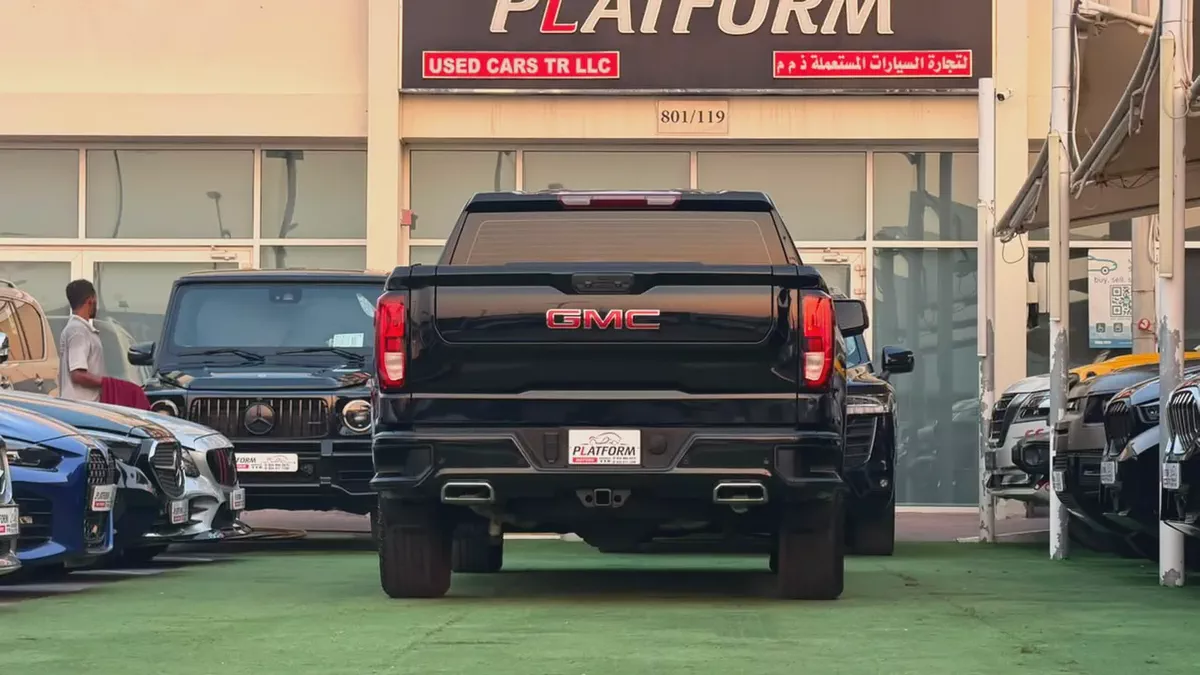 GMC Sierra Elevation V8 5.3L | Gcc Specs | Original paint under warranty-2-2