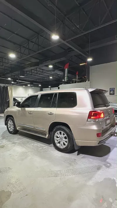 Toyota Land Cruiser VXR 2017 GCC Specs V8 Full Option-3