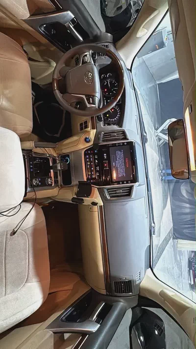 Toyota Land Cruiser VXR 2017 GCC Specs V8 Full Option-4