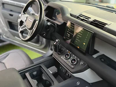 2022 Land Rover Defender 90 SE P300 | GCC Specs | Pristine Condition-13