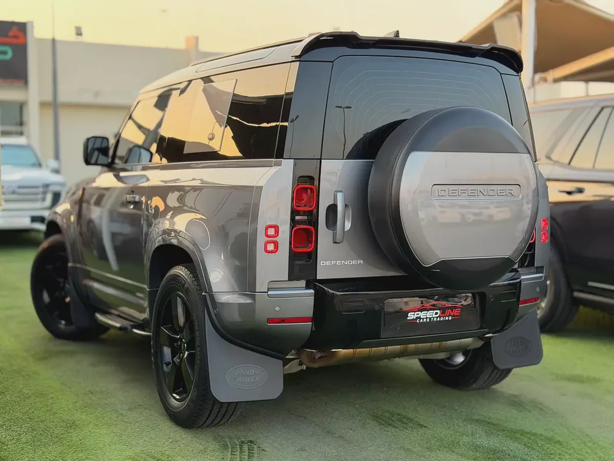 2022 Land Rover Defender 90 SE P300 | GCC Specs | Pristine Condition-4-4