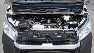 Toyota Hiace GL - Standard Roof 3.5L-15