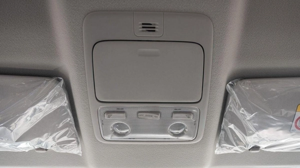 Toyota Hiace GL - Standard Roof 3.5L