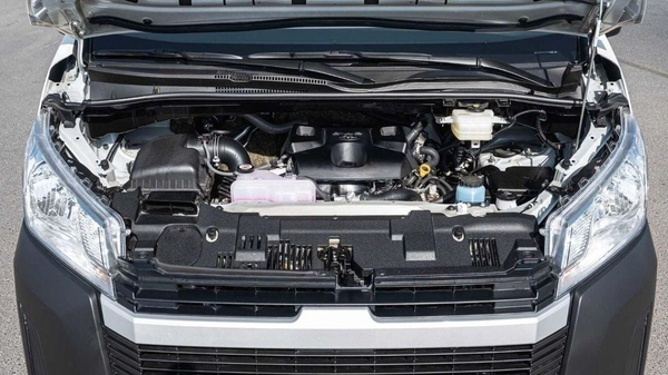 Toyota Hiace GL - Standard Roof 3.5L