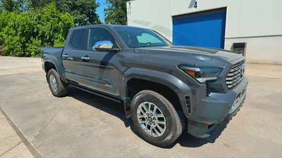 ( Only For Export ) 2026/2026 Toyota Tacoma Limited i-Force Max 2.4T Hybrid 4x4 BRAND NEW-3