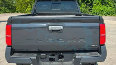 ( Only For Export ) 2026/2026 Toyota Tacoma Limited i-Force Max 2.4T Hybrid 4x4 BRAND NEW-5