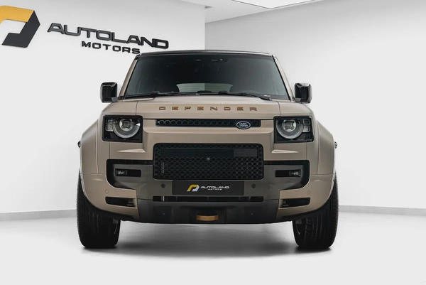 2025 LAND ROVER DEFENDER P635 OCTA | GCC 5 YEARS WARRANTY | 635 HP | HIGH SPEC |