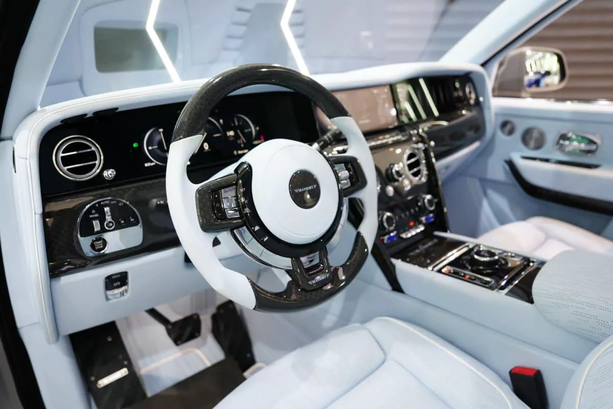 Rolls-Royce Cullinan Black Badge Original Mansory-11-11