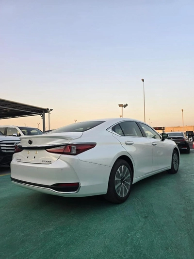 Lexus ES300h-3