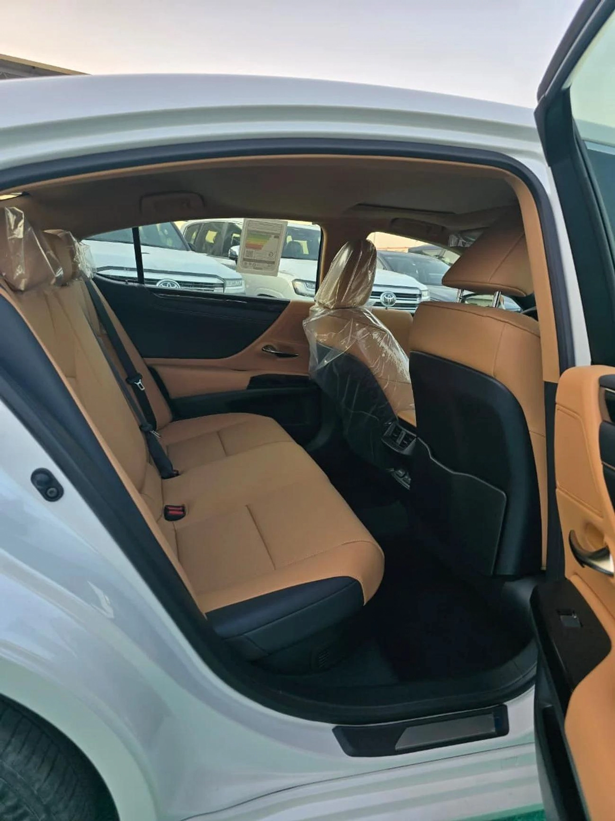 Lexus ES300h-2-2